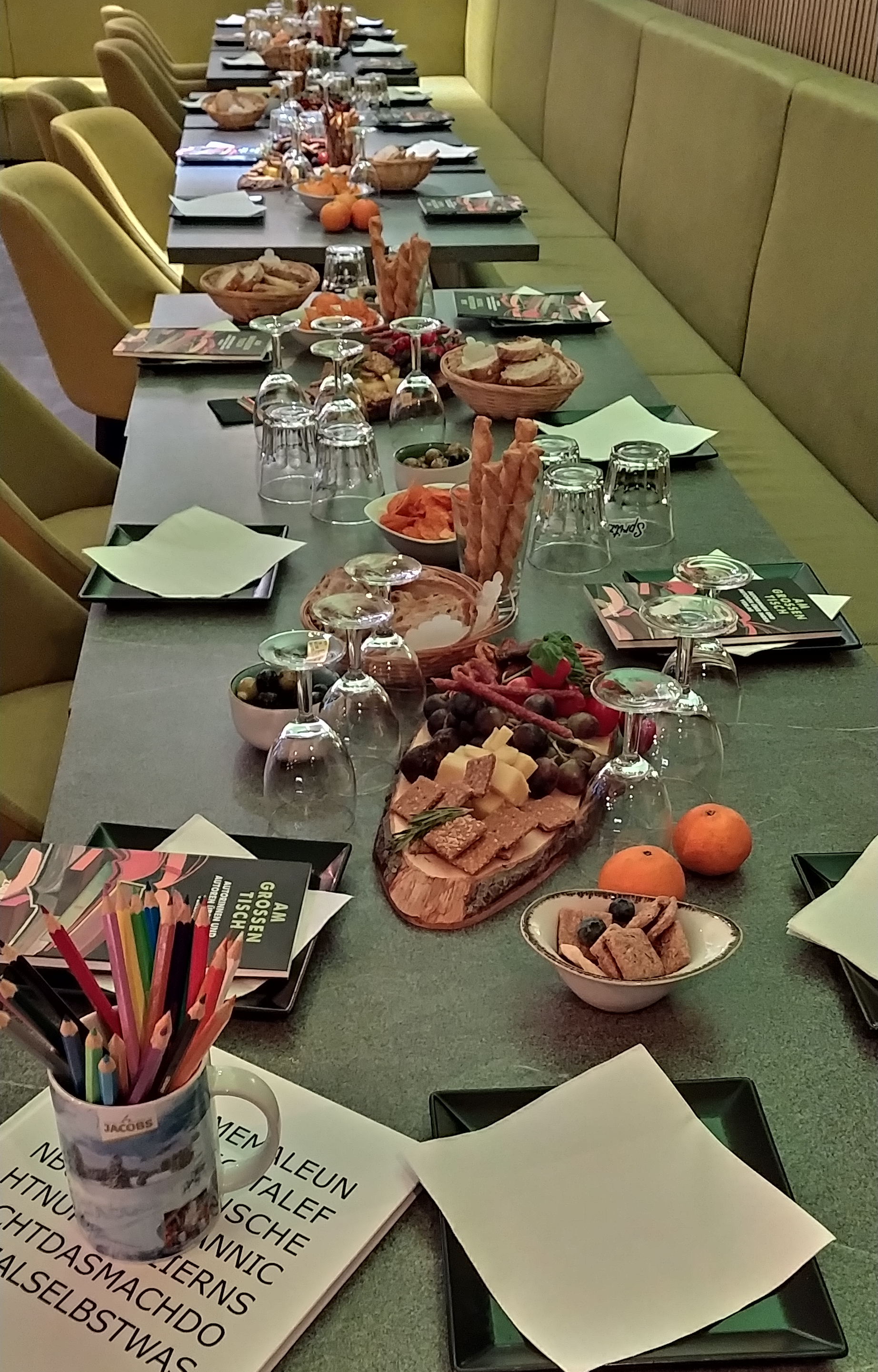 Ein gedeckter Tisch in der Kostbar wartet auf die Begenuss-Besucher