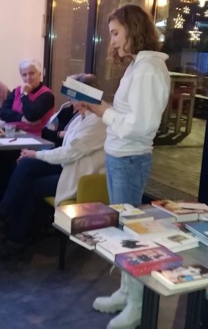Symbolbild Buchgenussabend mit Überraschungsgast im Herbst 2023 in der Kostbar